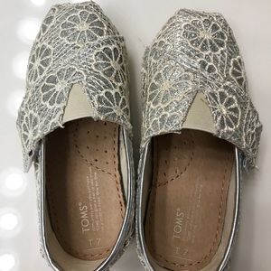 Tiny Toms Metallic Silver Crochet Slip-Ons Size 7